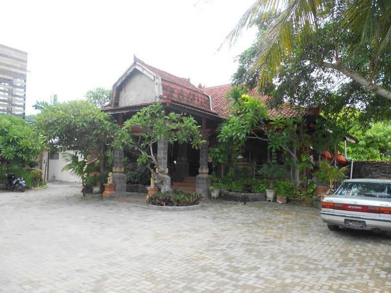 Segara Anak Bungalow & Restaurant Kuta  Exterior photo